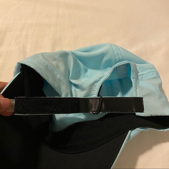 2 Nike Featherlite 2.0 adjustable hats - Picture 6 of 10